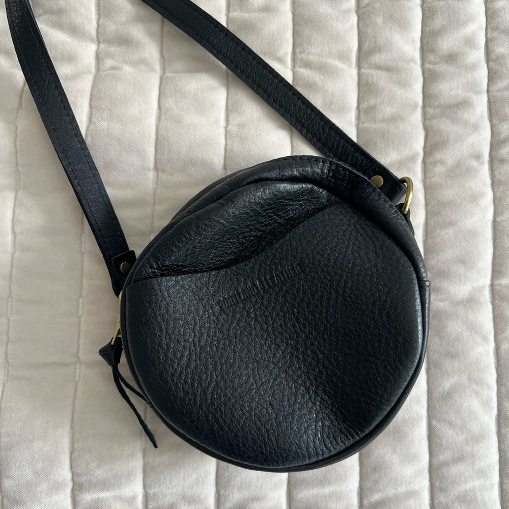 Portland leather crossbody